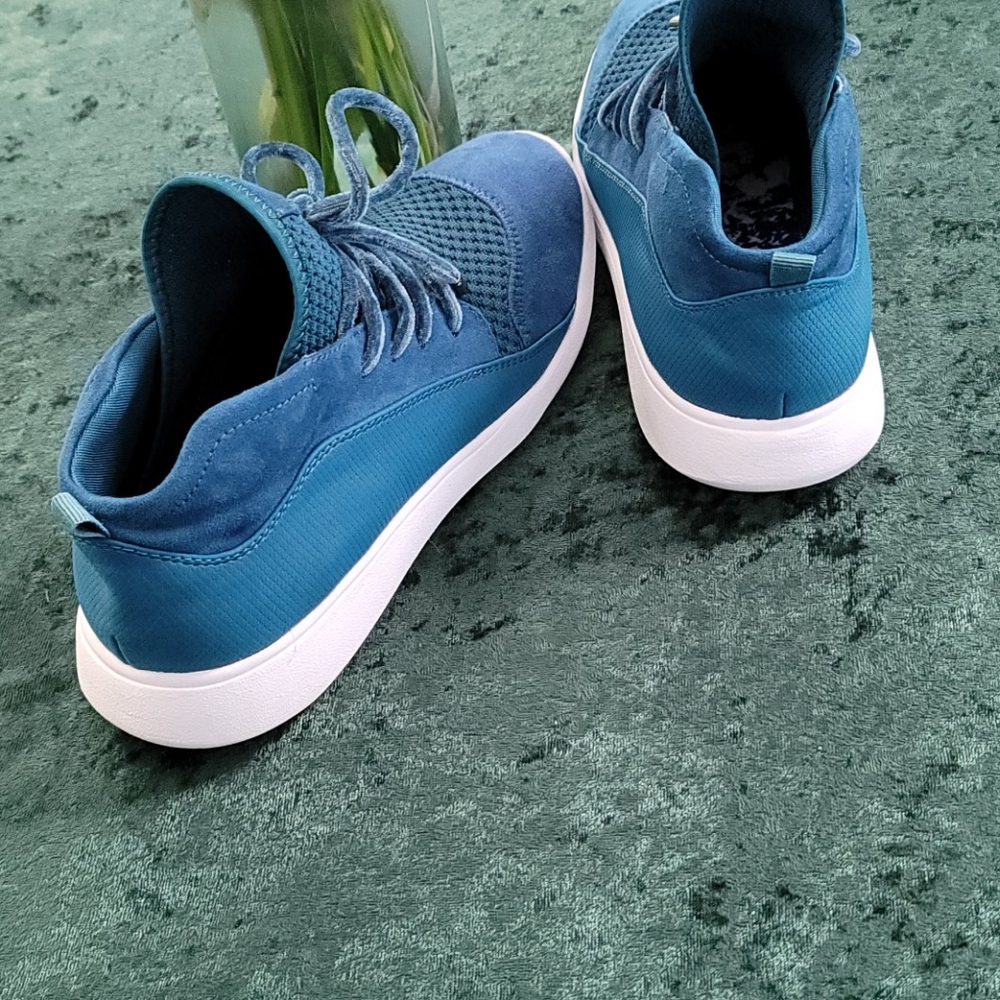 Call It Spring Teal Sneakers size 9 WOW - Picture 2 of 7